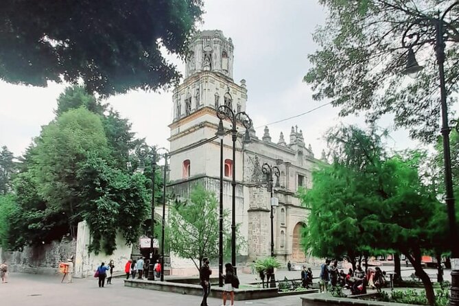 Private Tour to Xochimilco, Coyoacan and the World of Frida Kahlo - Stop 2: Coyoacán Cobblestones, Franciscan Convent, and Market Time