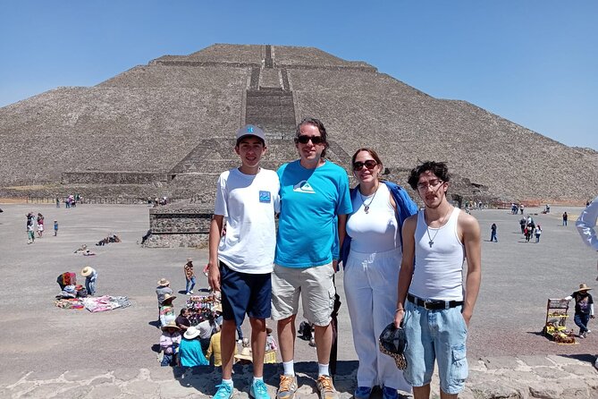 Private VIP Tour Pyramids of Teotihucan and Basilica - Best Rated - Tlatelolco and Plaza de las Tres Culturas: Three Eras in One Place