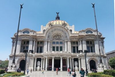 Private walk CDMX Historic Center + Museums + Tacos + Metro - Pushkin Garden coffee and the Roma Colony setup
