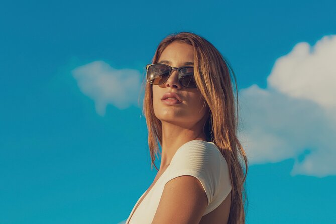 Professional Mexico City Photoshoot, Capture and Cherish Journey - How the photographer turns awkward into confident poses
