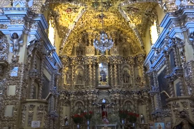 Puebla and Cholula - Mercado el Parian: Handicrafts, Not Just Sightseeing