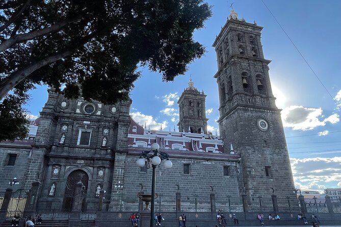 Puebla, Cholula & Tonantzintla Day Tour - Stop 4: Puebla historic center, with churches, art, and El Parian free time