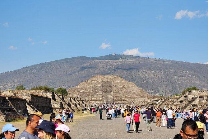 Pyramids and Basilica of Guadalupe Tour with Round Transport - Teotihuacán pyramids: good time on the ground, no site guide