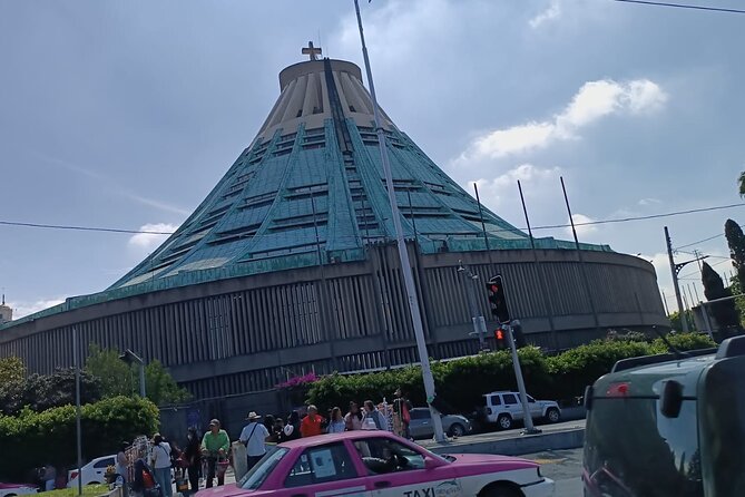 Pyramids of Teotihuacan and Basilica of Guadalupe / Small Groups - What’s included (and what you’ll need to cover yourself)