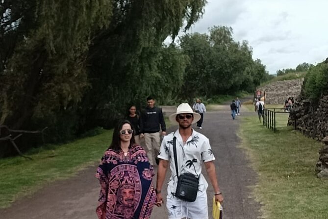 Pyramids of Teotihuacan and Basilica of Guadalupe / Small Groups - Teotihuacán with an archaeologist guide: More than the usual photo stops