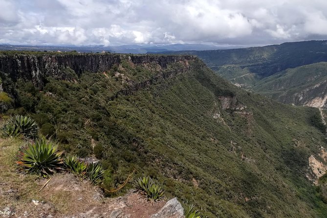 Real del Monte and Basaltic Prisms: Private & Small groups - Stop 1: Pueblo Mágico de Huasca—short time, big setting