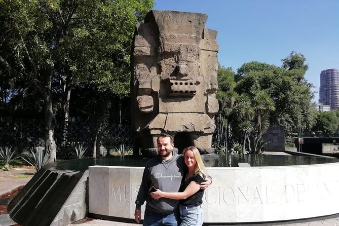 Ride Mexico City Historic Center, highlights w/ taco stop - Stop 1: Bosque de Chapultepec for a calm reset