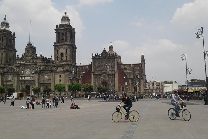 Ride Mexico City Historic Center, highlights w/ taco stop - Stop 5: Catedral Metropolitana de la Ciudad de México
