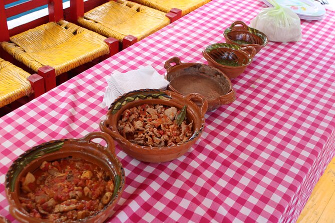 Riding Boats +Warm Mex Food+ Frida Kahlo's neighborhood (private) - Nativitas Trajinera Ride: Decorated Boat + Tacos by the Water