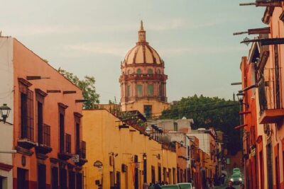 San Miguel De Allende Private Transfer From Mexico City - Vehicle Comfort and Your Driver: Punctual Help Goes a Long Way