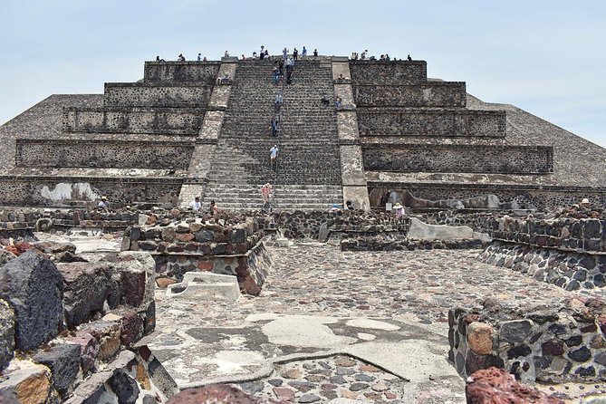 Small VIP Group: Teotihuacan Pyramids and Shrine of Guadalupe with lunch - Lunch and what to bring for a long 11-hour schedule