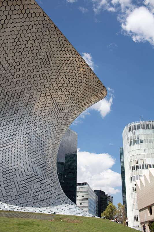 Soumaya: the greatness of Mexican & western art. - Entering Soumaya’s main gate in Polanco