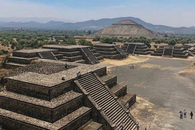 Sunrise at Teotihuacan: Balloon, Food & Beer - San Martín de las Pirámides: the cave breakfast stop