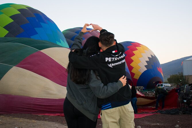 Sunrise Balloon Flight over Teotihuacan and Breakfast in Cueva - Quick highlights