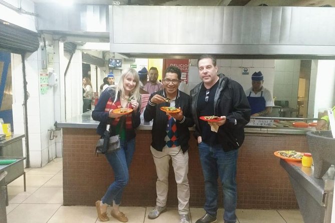 Taco Night Private Food Tour in Mexico City - Mercado de Jamaica flowers: a 30-minute reset before the next bites
