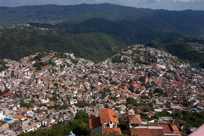 Taxco the silver town with stop in Cuernavaca - Taxco: cobbled streets, silver shopping, and Santa Prisca area timing