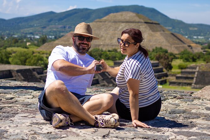 Teotihuacan All Inclusive : Safe Tourism for the Whole Family. - Stop 1: From the base of the Sun to the base of the Moon