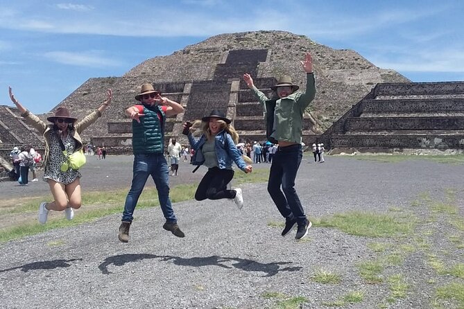 Teotihuacan and Basilica of Guadalupe with mezcal, tequila & handcrafts - Teotihuacan: walking the Avenue of the Dead in real life
