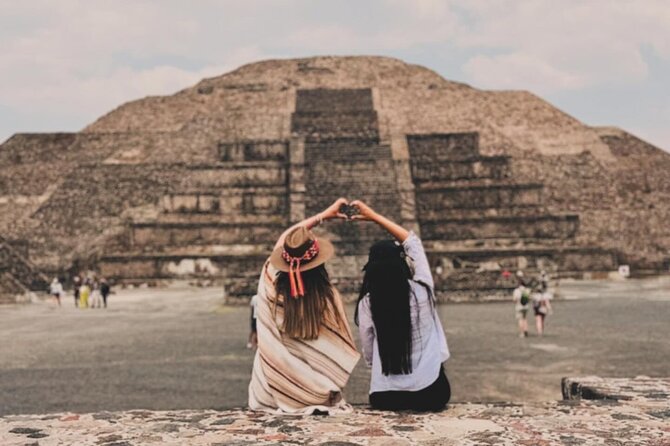 Teotihuacan balloon flight with cave breakfast + pyramids - Hotel pickup in Mexico City: the morning logistics you want