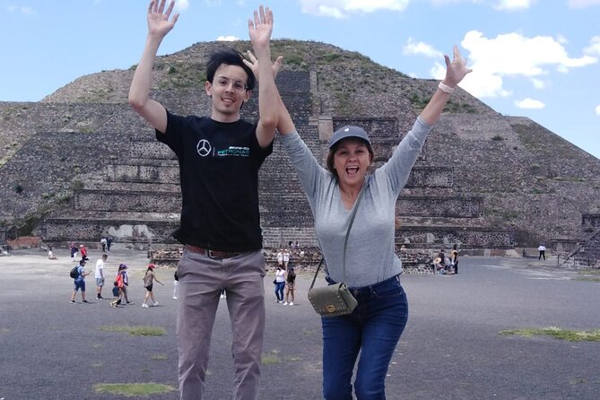 Teotihuacan + Basilica + Tlatelolco SHARED. - The meeting point at Lotería Nacional (and what that means for your morning)