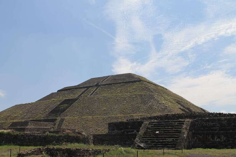 Teotihuacan from Mexico City with early access - The bus and the express security check: time-saving without drama
