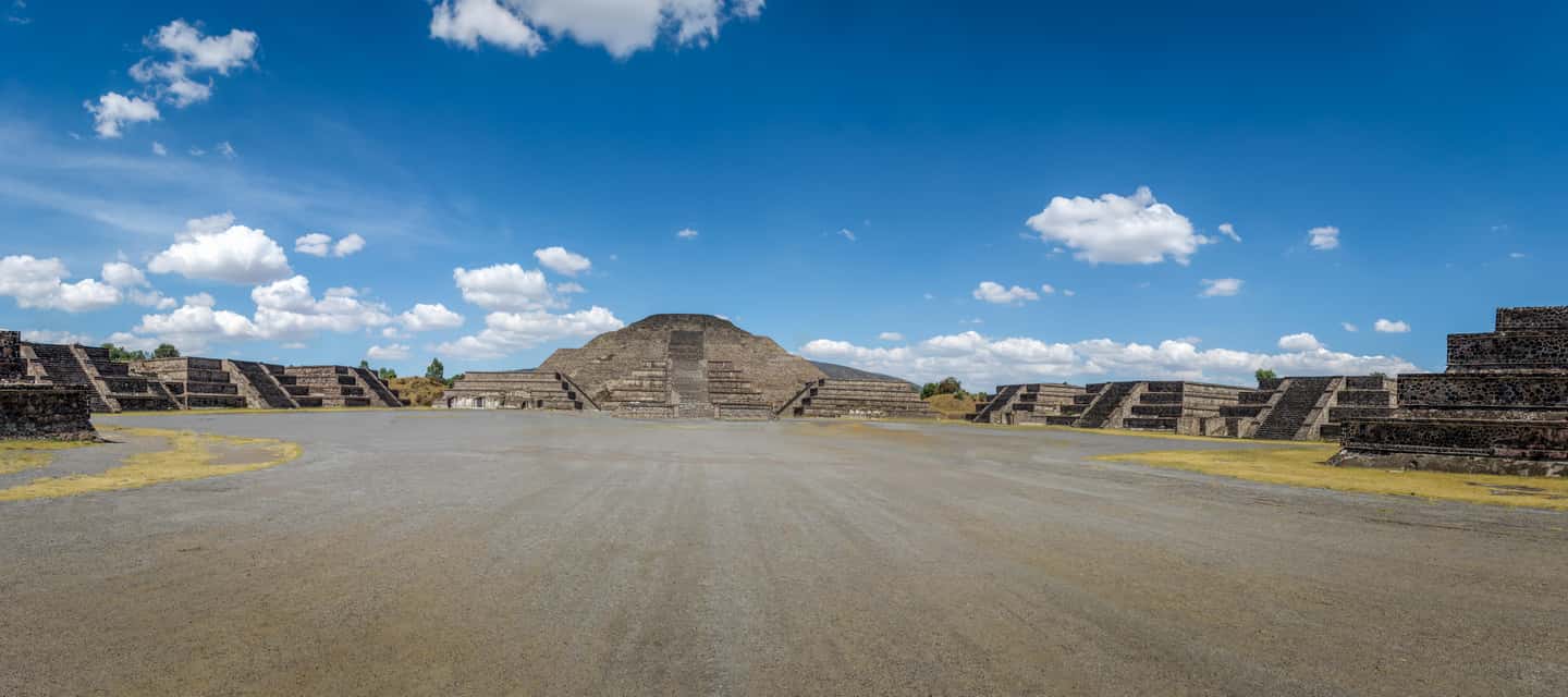 Teotihuacan from Mexico City with early access - Obsidian workshop + tequila tasting: culture beyond the ruins