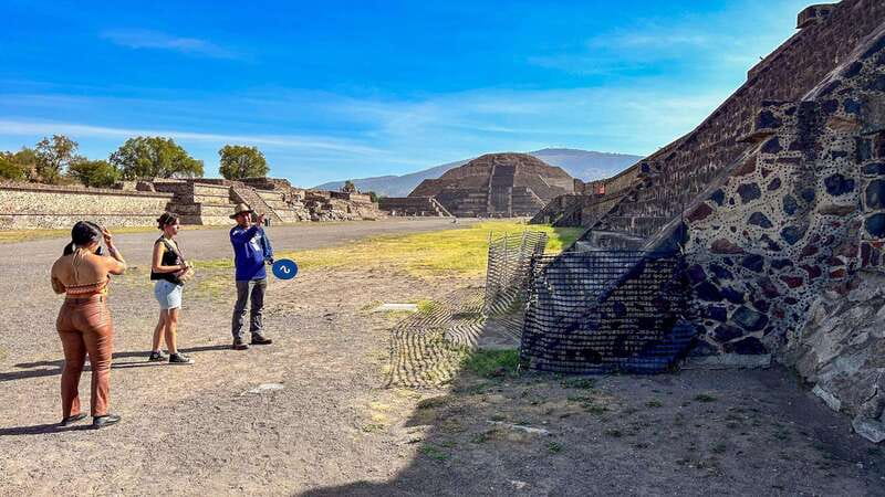 Teotihuacan, Guadalupe, Xochimilco Coyoacan & Frida Kahlo - Entering the Zone: Tlatelolco and the Three Cultures