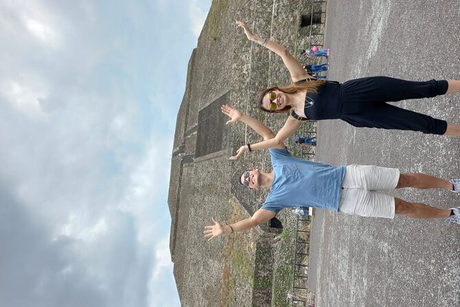 Teotihuacán Pyramids Day Tour From Mexico City - Basilica de Santa Maria de Guadalupe and Tepeyac hill: more than one building