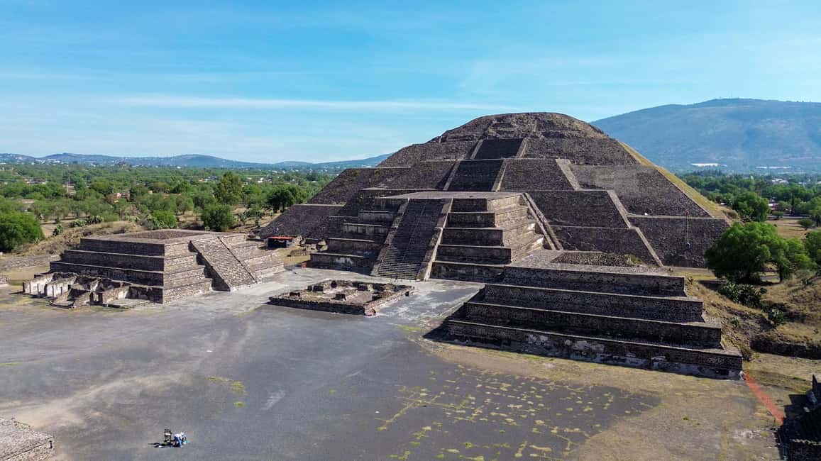 Teotihuacan Pyramids: Guided Tour with Entry Ticket Included - First minutes at Gate 1: how the tour really starts