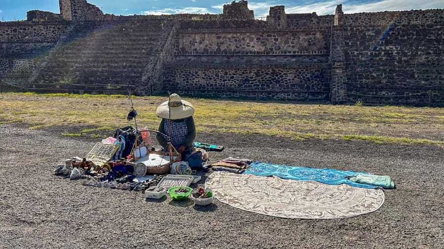 Teotihuacan Pyramids: Guided Tour with Entry Ticket Included - Pyramid of the Sun: standing at the base without the confusion