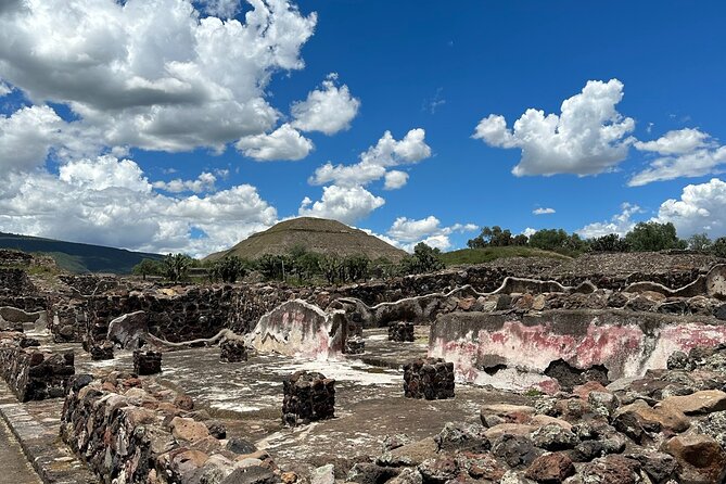 Teotihuacan Pyramids Private Tour from Mexico City - Palacio de Quetzalpapálotl: courtyard views and reconstructed images