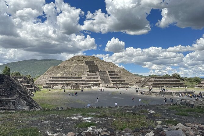 Teotihuacan Pyramids Private Tour from Mexico City - Piramide del Sol: the main pyramid and the big questions