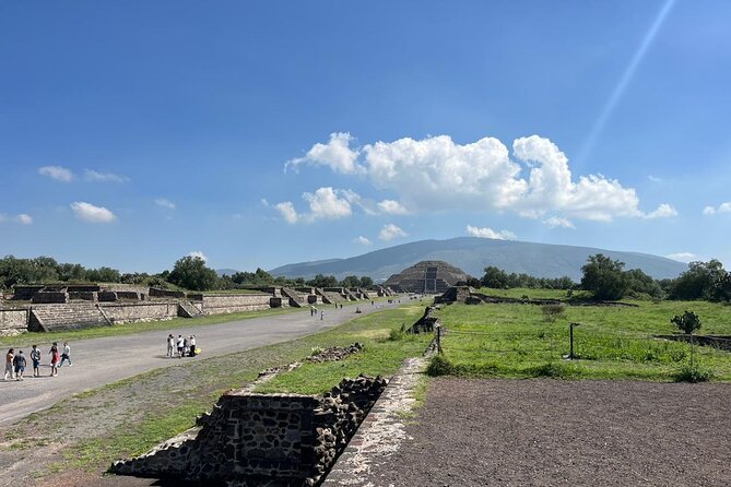 Teotihuacan Pyramids Tour from Mexico City - Group size, language, and the comfort level you’ll likely feel