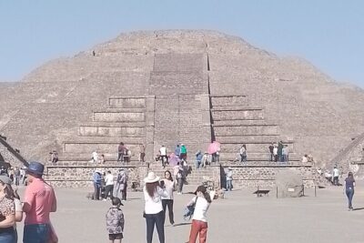 Teotihuacan Pyramids Tour with Pickup from your hotel in CDMX - Stop 1: Plaza de las Tres Culturas in Tlatelolco