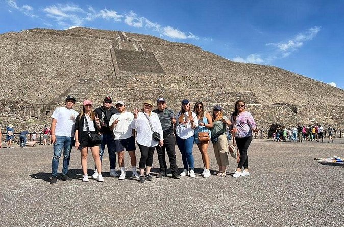 Teotihuacan Pyramids Tour with Pickup from your hotel in CDMX - Basilica of Guadalupe: architecture, chapels, and the image of the Virgin