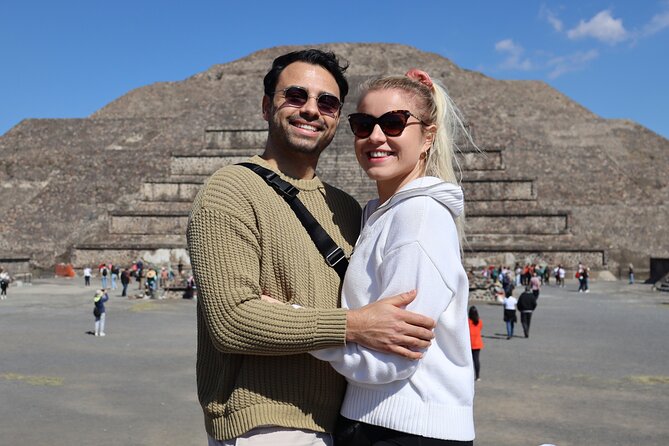 Teotihuacan Pyramids with Cave Visit and CDMX Transportation - Tlalocan artesanías y experiencias: maguey, obsidian, and a tasting stop