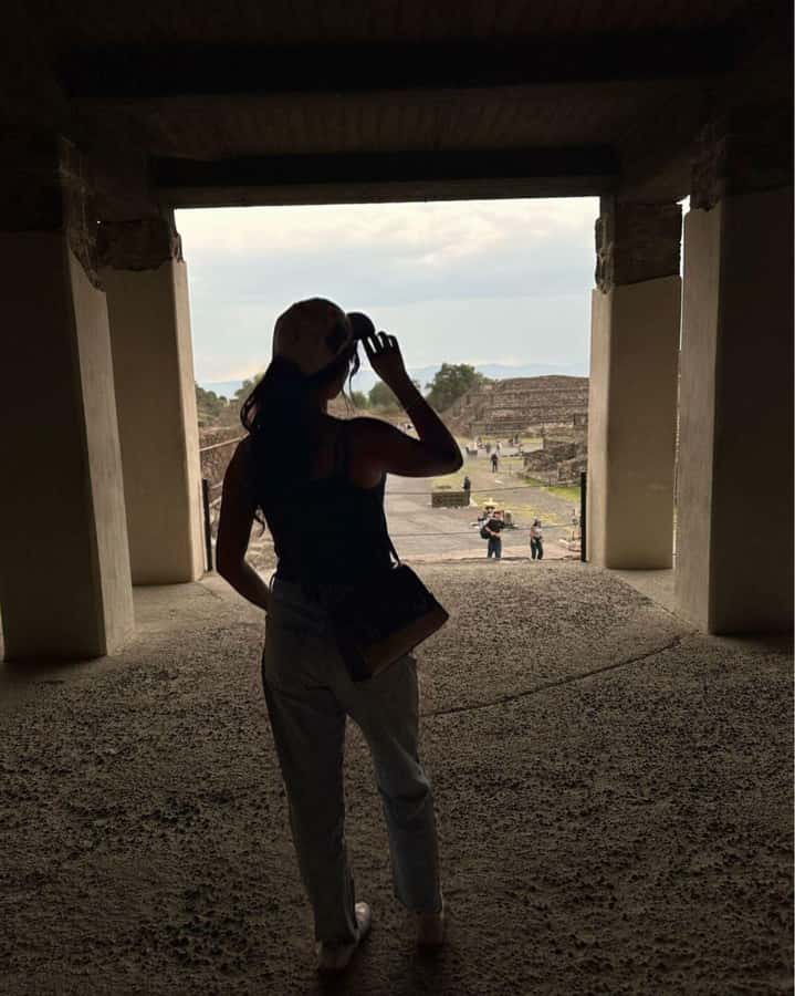 Teotihuacan VIP: Tour of the pyramids and Basilica of Guadalupe, tourist areas - Basilica of Guadalupe: iconic faith with room to choose your moments