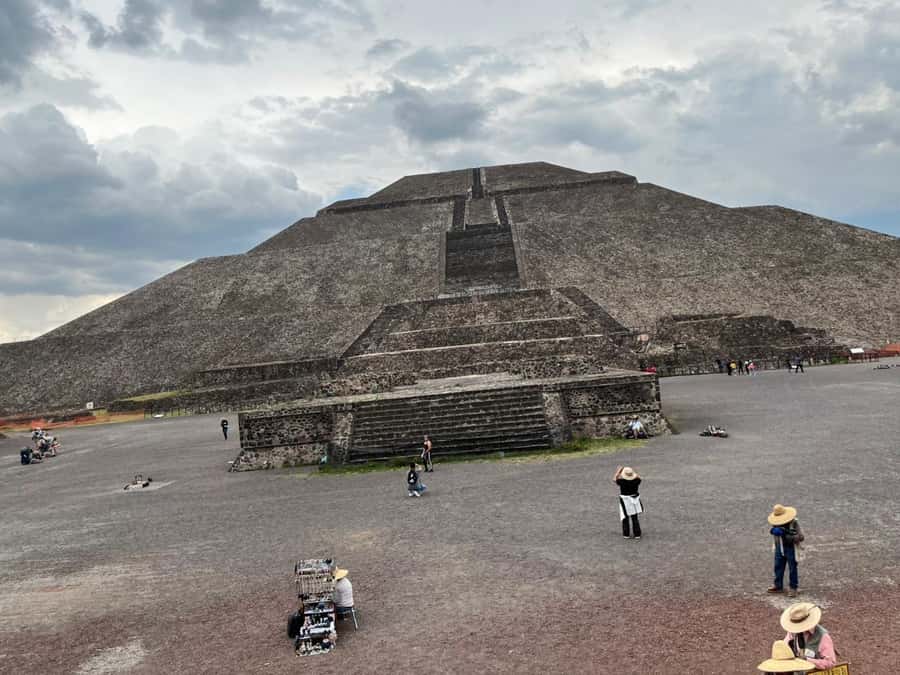Teotihuacan VIP: Tour of the pyramids and Basilica of Guadalupe, tourist areas - Should you book Teotihuacan VIP with Guadalupe at the end?
