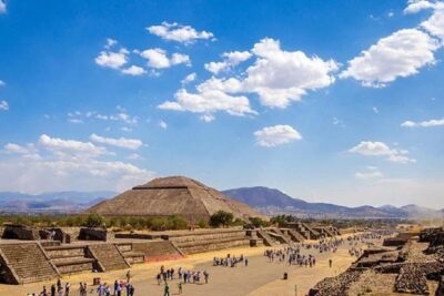 TEOTIHUACAN with a certified local guide -PRIVATE & SHARED OPTION - Meeting up near Gate 4 and getting in with a mobile ticket
