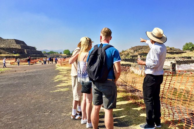 TEOTIHUACAN with a certified local guide -PRIVATE & SHARED OPTION - Guide delivery, English fluency, and how to avoid on-site pressure