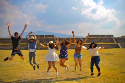 Teotihuacan with a Local - The Drive to Teotihuacan: Time to Watch, Not Just Ride
