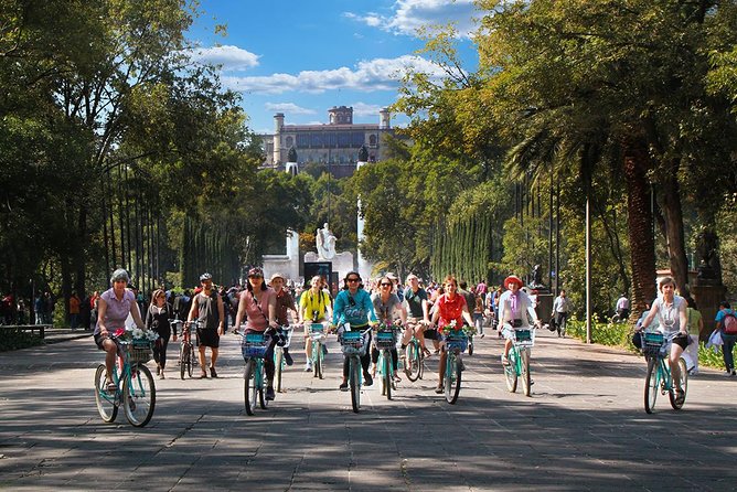 The best of Mexico City Bike Experience EXPRESS - Stop 1: Monumento y Museo de la Revolución