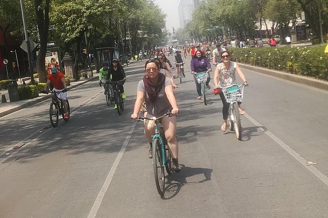 The best of Mexico City Bike Experience EXPRESS - Stop 4: Bosque de Chapultepec for a breather