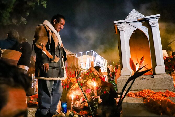 The real "Dia de muertos" tour in Mixquic + secret cemetery - Logistics that matter: meeting point, transportation, and timing