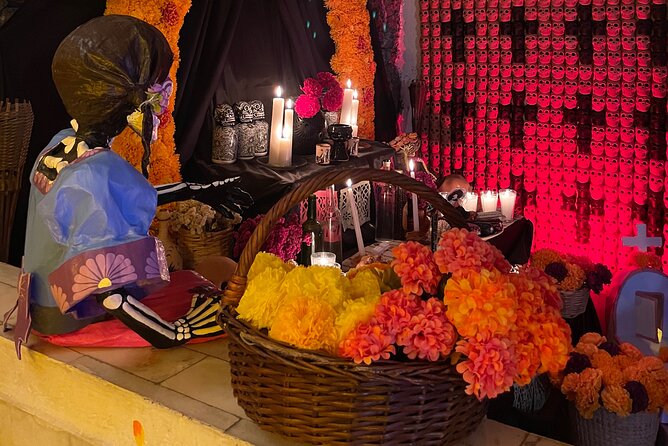 Tour cultural e inmersivo en Casa Dia de Muertos - The Tequila Decanter Workshop: Craft You Can Actually Watch