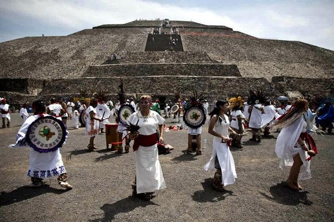 Tour Teotihuacan and Guadalupano Sanctuary - Stop 4: Teotihuacan, the Causeway of the Dead, and pyramid views
