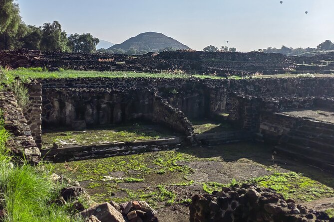 Tour to Teotihuacan from CDMX with entrances included - Palacio de Quetzalpapálotl: living quarters and murals up close