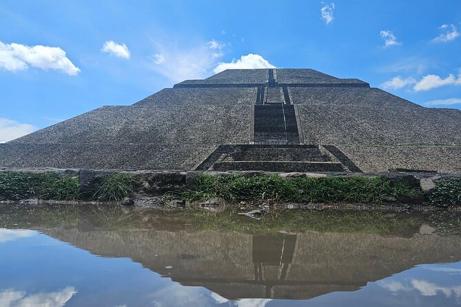 Tour to Teotihuacan with Pickup from Parque Mexico - Templo de Quetzalcóatl: stonework you actually get to understand