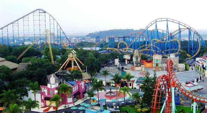 Transportation and access to Six Flags amusement park - Comfort and safety on the road: why the transport quality matters