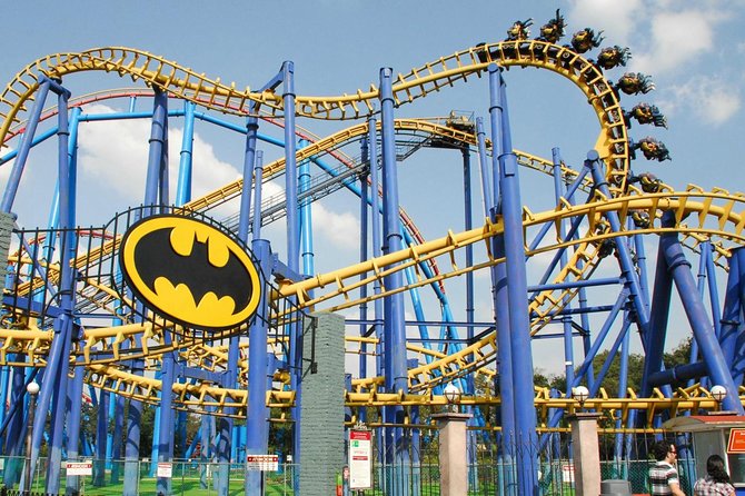 Transportation and access to Six Flags amusement park - Price and value: what $39 buys in this Mexico City setup